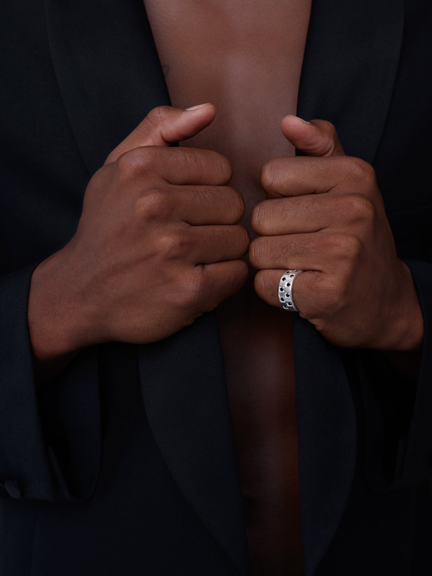 Futura ring black