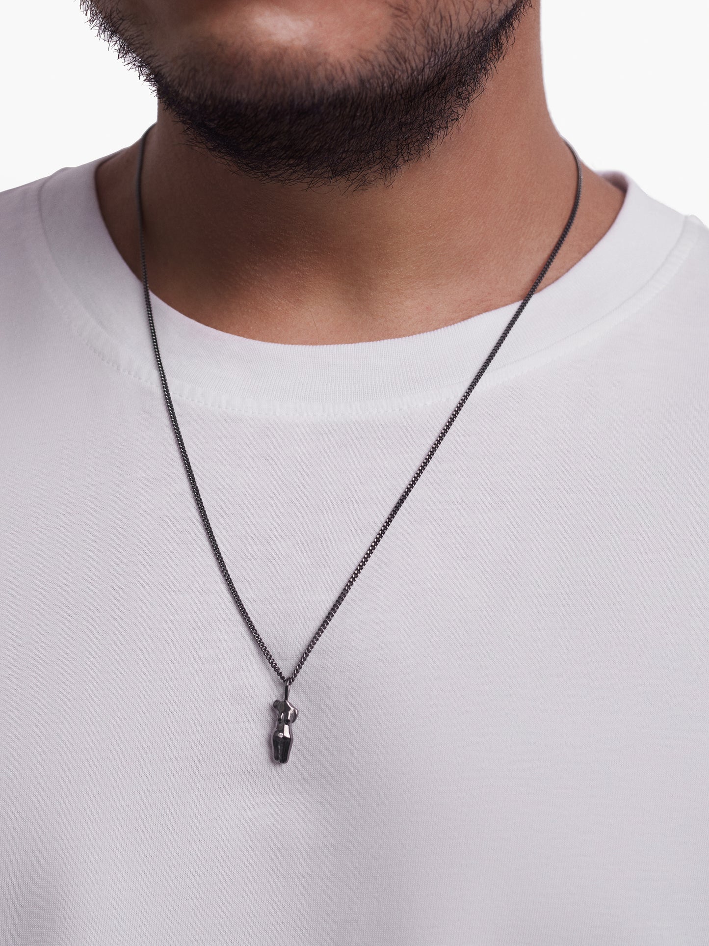 Ivvi necklace dark